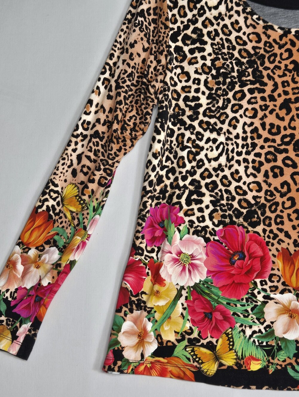 Johnny Was Knit Top Leopard Floral Butterfly Print Long Sleeve Size Medium - Picture 7 of 16